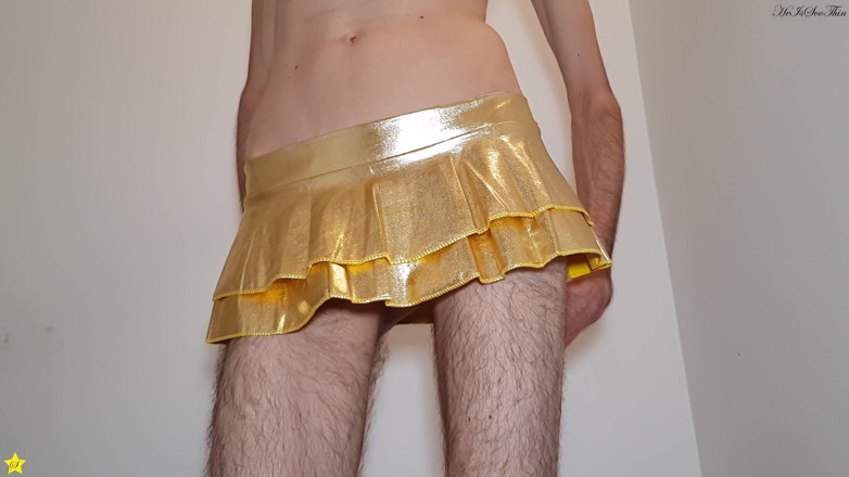 HeIsSooThin: Golden Minigonna -non poteva aspettare - prova