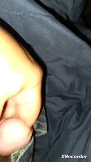 The Small Bull: Stříkání na jedno ze videí Sarah Banks.