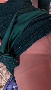 Het analsex med styvsyster i trasiga strumpbyxor