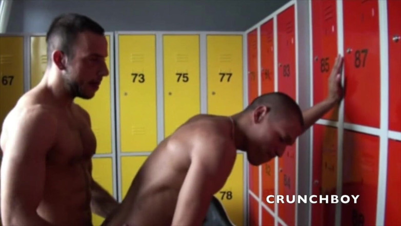 FRENCH AMATORS SEXTAPES: Sexy latino fucked by Stany Falcone in locker room