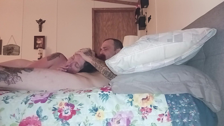 Satin Lady: Saten bayan şaplaklanıyor, ağzı tıkanıyor ve jrocks yarağıyla dolduruluyor