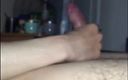 Akrosss: Masturbación con la mano en cámara - 436
