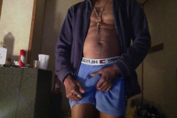 Slimthugganc: Accarezza un grosso cazzo