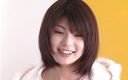 Solo Japanese: Sevimli Japon genç kız özel yeteneklerini gösteriyor