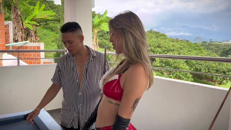 DilanClavijo: Nadržený elf svádí svého šéfa, aby požádal o zvýšení platu