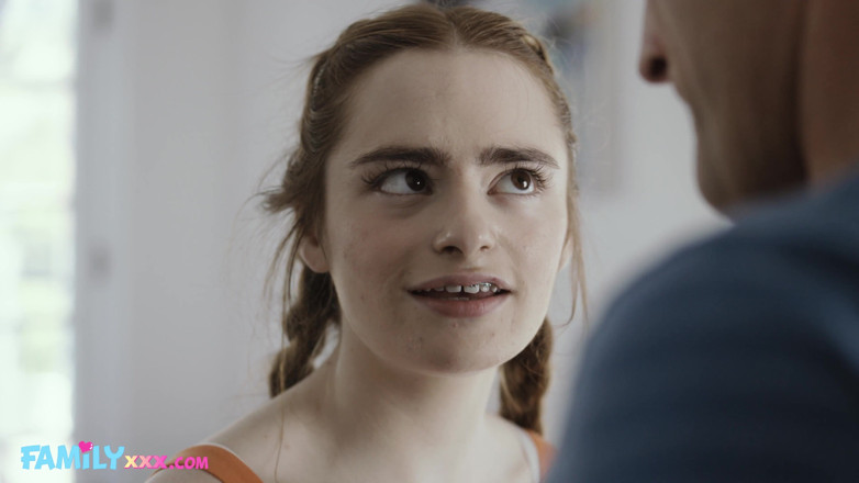 FamilyXXX: Kleine stiefdochter Reese Robbins toont haar talenten