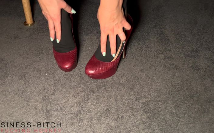 Business bitch: Curvy Business Bitch in Red High Heels, Pantyhose and Pencil...