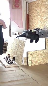 Probând rochii sexy MILF cu un fund mare