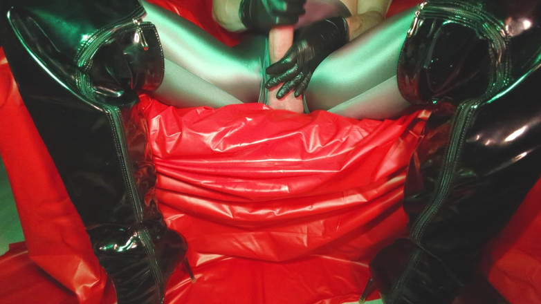 Julie Shine: Sissy Cumshot Besar-besaran