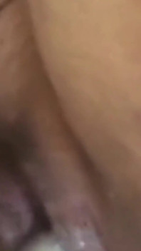 내 뚱뚱한 보지를 12인치 Didlo로 문지르기