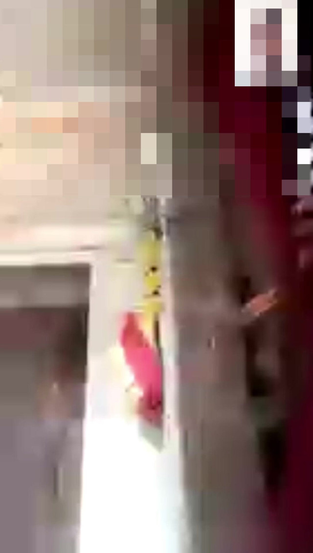 Desi Village Bhabhi Shows Her Amazing Ass and Pussy to Her Lover on Video Call (Rakhi92)
