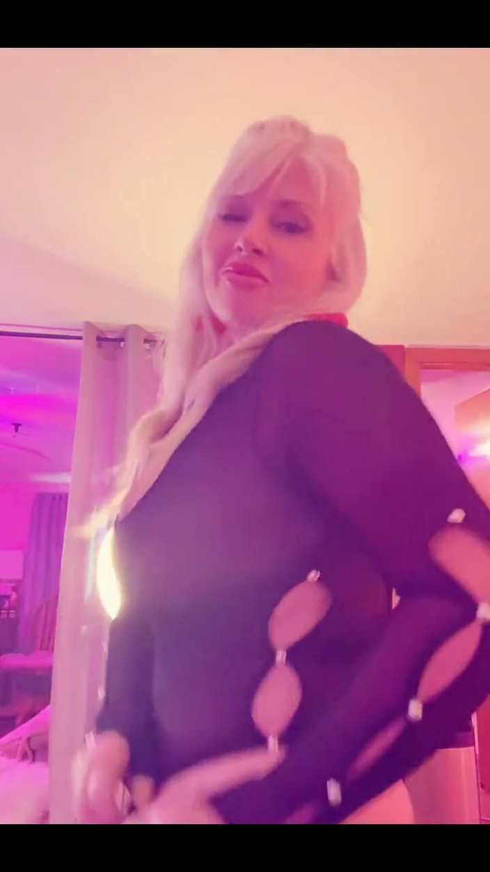 PaintedRose: Pojďme se obléknout a více punčocháčů Prosím