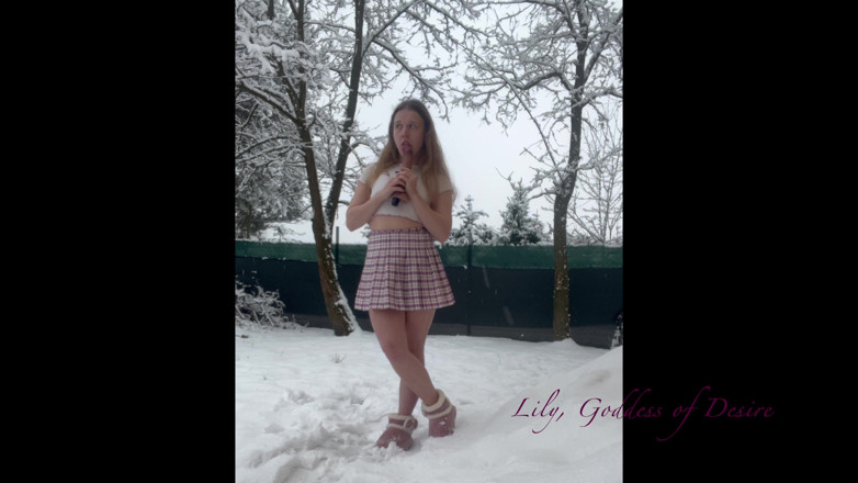 Lily, Goddess of Desire: Little Slut Masturbates Outdoors Puts Ice in Pussy