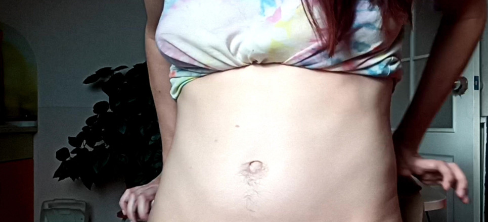 BW_Dolphin: Obrovská chlupatá kundička a zadek zblízka