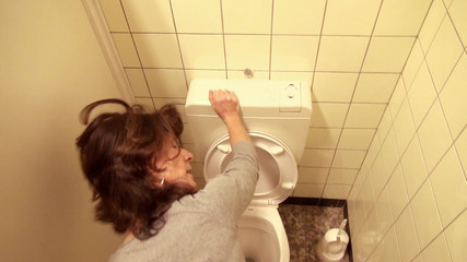 DEUTSCHLAN PORNO XXX: Azgın Olgun Nine Banyo Ve Yatakta Sikiş Şenlik