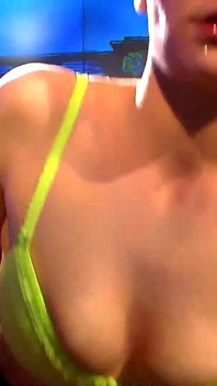 Ggg - Madrastra Con Grandes Tetas Chupa Hermanastro Musculoso - Comienza La Aventura De Gangbang