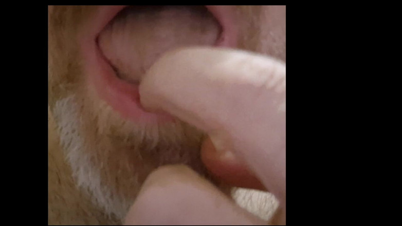 ChubbyDaddyBearLuka: Беззубик впускает нас в рот — фетиш на рот