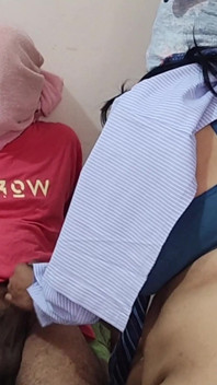 Fată indiană desi a făcut facultatea și a făcut sex cu domnul director la hotel