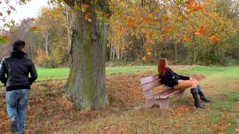Deutschland porn: Sexy red hair girl fuck and go in the park