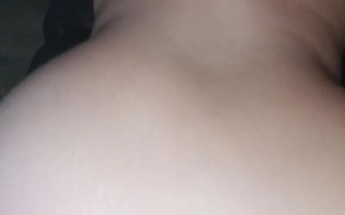 Nickyloves: Drenó su dotado blanco en mi coño