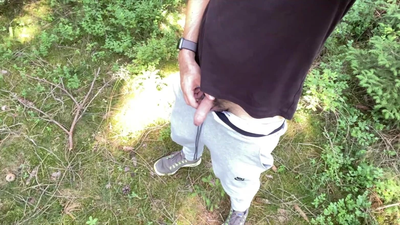 Fratchino: Nur ich pisst im wald