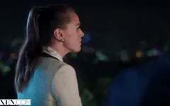 VIXEN - 거대한 자지와 섹스하는 Tori Black