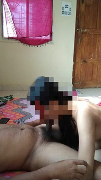 Gadis desi India melakukan seks romantis