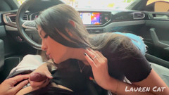 Lauren Cat: Pemandu aplikasi bertuah dapat hottie untuk membayar perjalanan dengan blowjob...