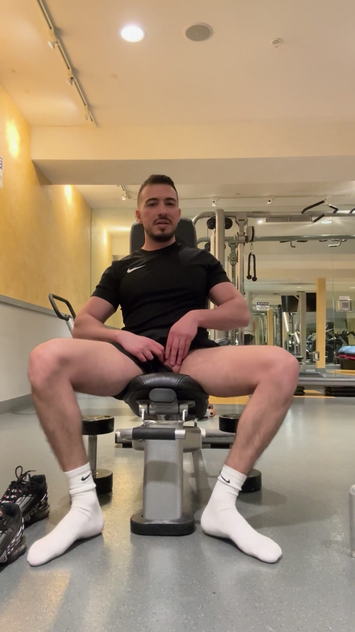 Lucas MBoy: Gym Public Jerk off and Training