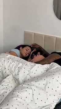 Pria kulit hitam ngentot dua pacarnya