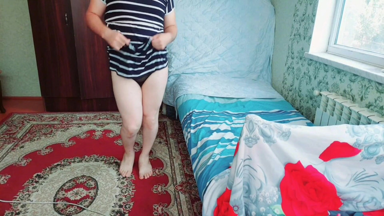 Kitty_Cross: 장난 꾸러기하고 귀엽게 웃으면서 장난 꾸러기 Sissy 웃음