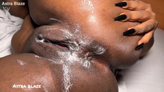 Ebony Legeng: Esta puta del norte ama el sexo con capucha