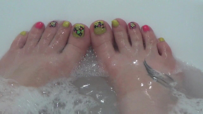 Goddess Misha Goldy: Prsty, nehty na nohou a foot fetiš!!