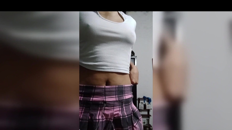 HomemadeTeenhot18: 십대18+ 선생님에게 젖탱이 비디오를 보내서 다음 수업에 합격할 수 있도록