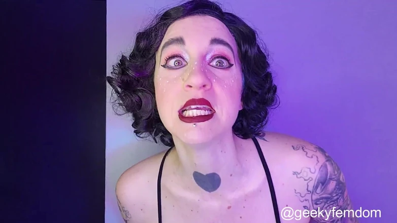 Geeky Femdom: Sváteční paroháč jí mrdku