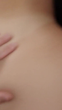 Perfektní brunetka Jill Kassidy hluboce bušila