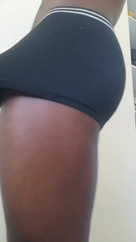 Enorme pau preto