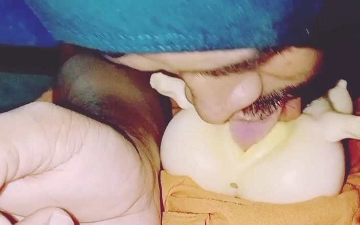 Shiv Shankar Kumar: Ling păpușile mele sexuale.