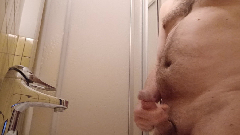 Ed Eden: Corrida en el baño