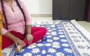 Desi Pari Bhabhi: 의붓딸에게 오줌을 싸는 계부