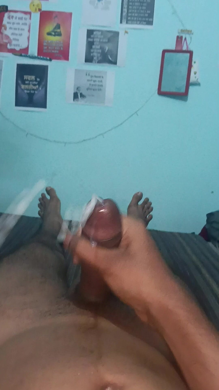 Akash_horny: यह लंड से क्रीम निकालने के लिए प्रयास लेता है