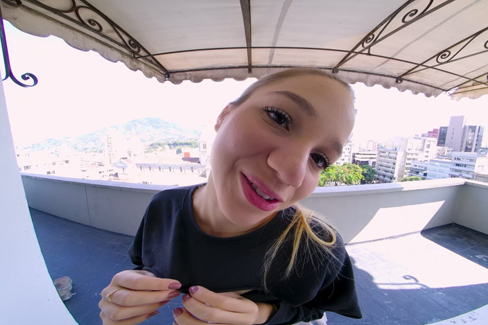 VR Latina: Sweet latina