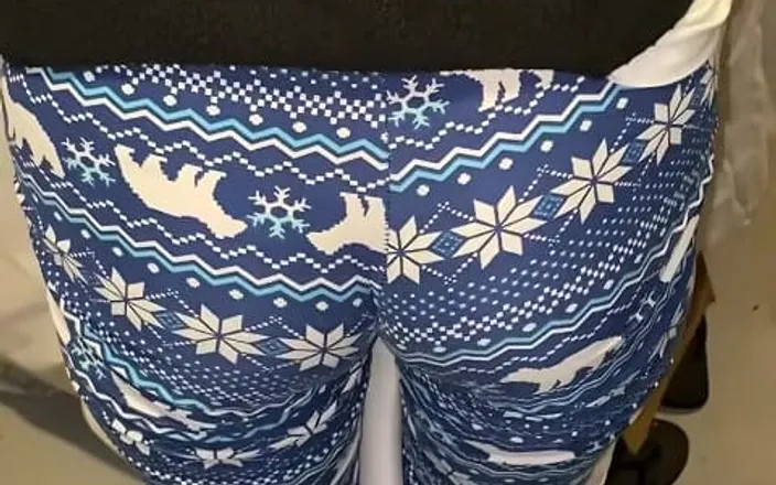 Naelor: Compilation of Melove's Delicious Butt in Tight Pants