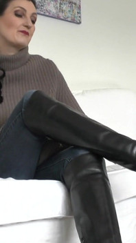 Masturbuj się do My Long Black Boots, Lady Victoria Valente