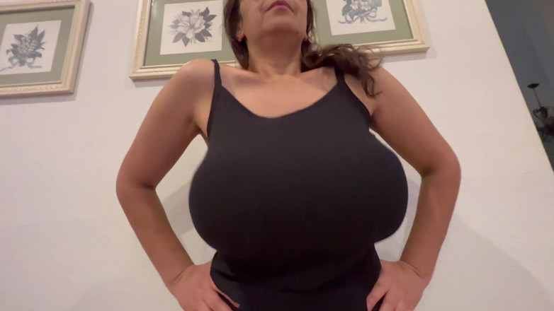 VeeVee Vixen: Tied Tits in Different Tops