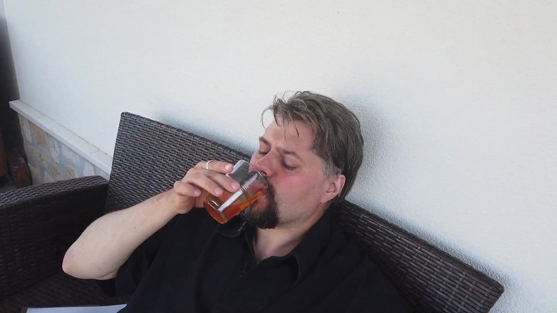 Lovekino: La mora incinta tatuata piscia nel glas e il ragazzo...