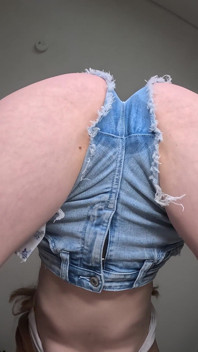 Molhando meu short jeans