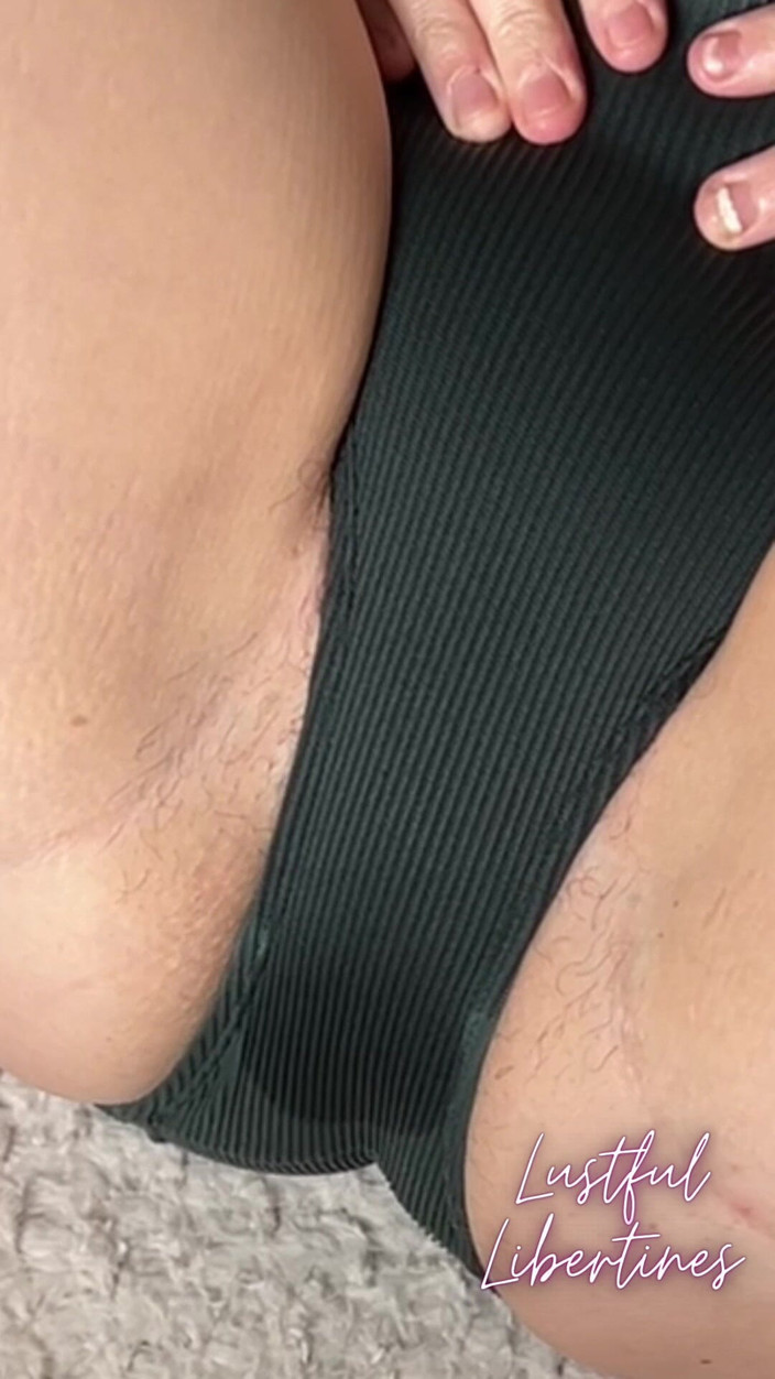 Lustful Libertines: Mi Traje De Natación Auto Mojando