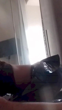 MILF Pompino E Sborrata Dentro Al Preservativo