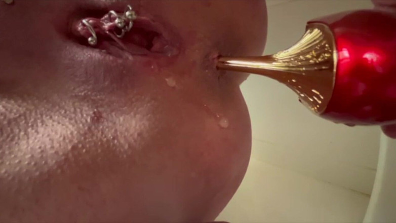 Aqua Pola: Compilation de vidéos de pipi et de putting highheels dans...